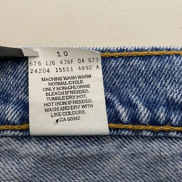 Levis 551 Jeans Womens Sz 16 34x30 Relaxed Fit Tapered Leg Distressed aded Denim - Picture 11 of 15